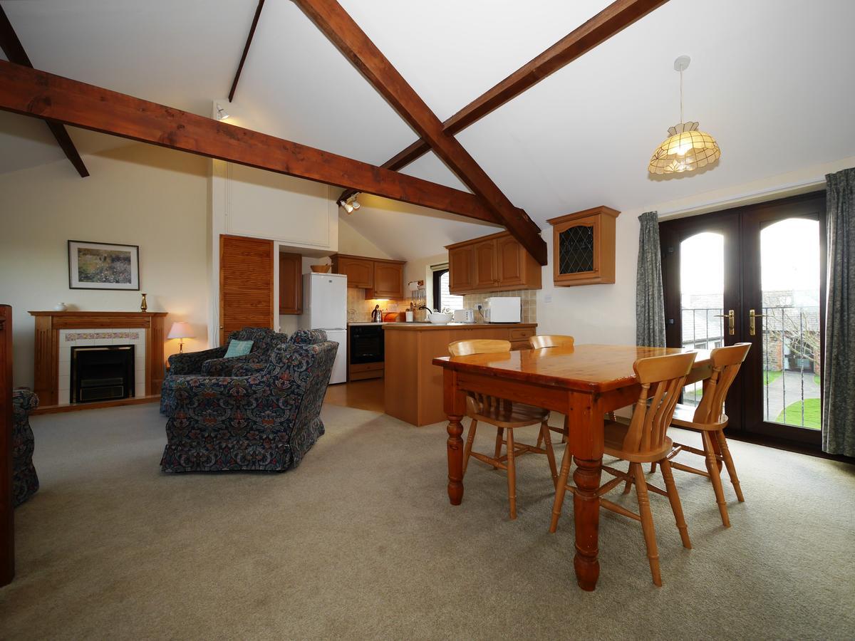 Kennacott Court Holiday Cottagesバッド エクステリア 写真