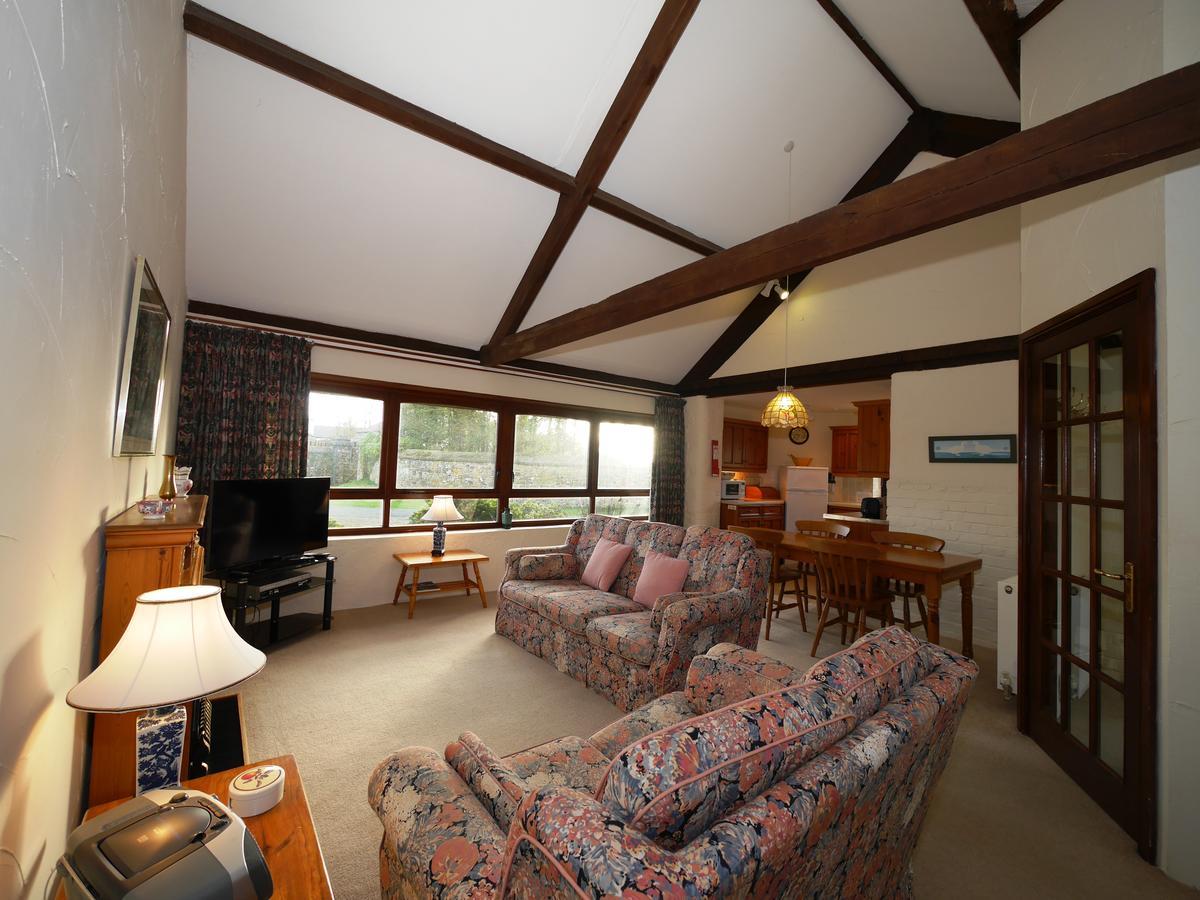 Kennacott Court Holiday Cottagesバッド エクステリア 写真
