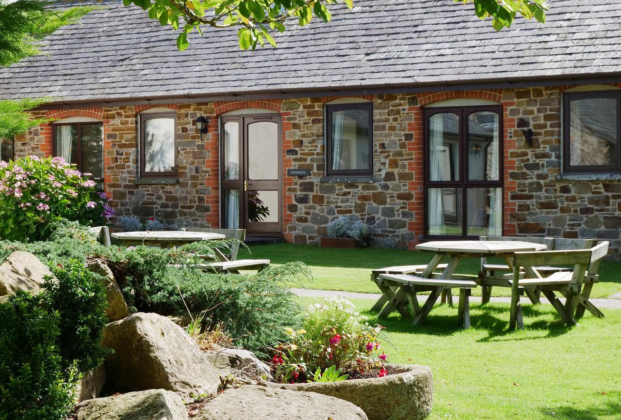 Kennacott Court Holiday Cottagesバッド エクステリア 写真