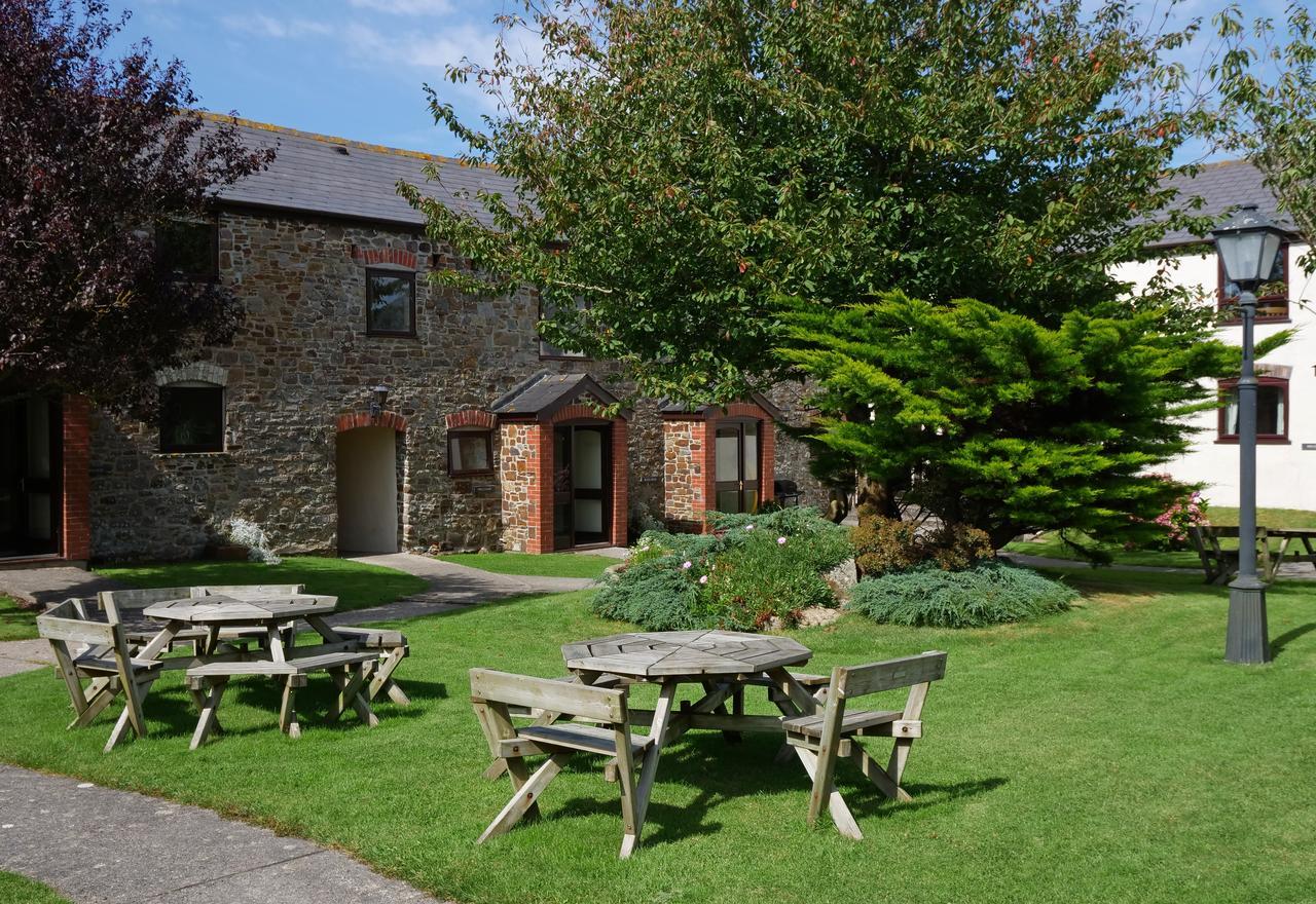 Kennacott Court Holiday Cottagesバッド エクステリア 写真
