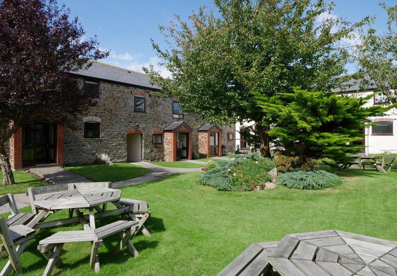 Kennacott Court Holiday Cottagesバッド エクステリア 写真